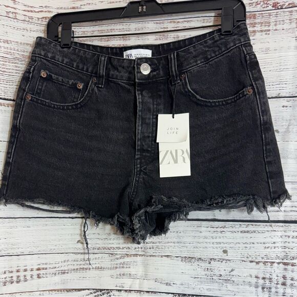 Zara Shorts Womens Sz 6 High Rise Distressed Denim Black Frayed Hem Metal Button - Picture 3 of 13
